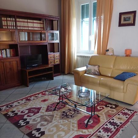 Appartamento Con Incantevole Vista Mare ลีวอร์โน ภายนอก รูปภาพ