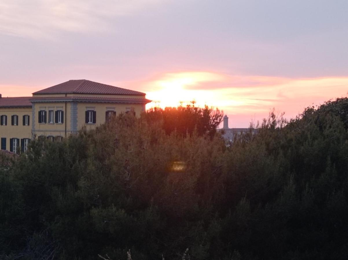 Appartamento Con Incantevole Vista Mare ลีวอร์โน ภายนอก รูปภาพ