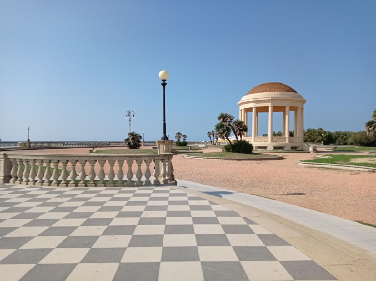 Appartamento Con Incantevole Vista Mare ลีวอร์โน ภายนอก รูปภาพ