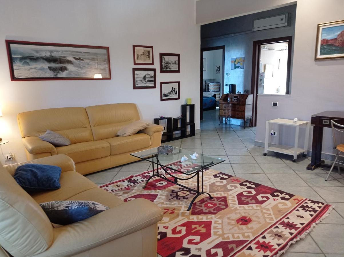 Appartamento Con Incantevole Vista Mare ลีวอร์โน ภายนอก รูปภาพ