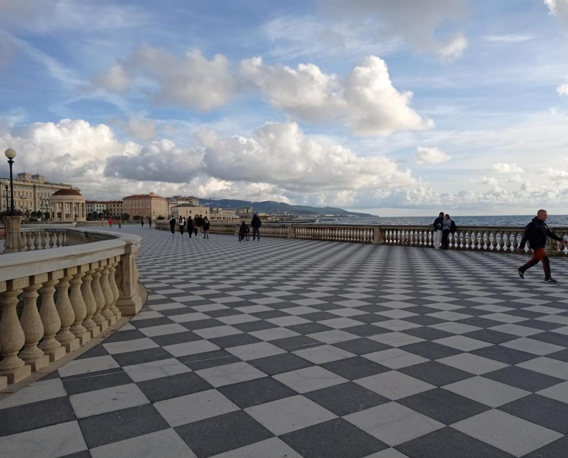Appartamento Con Incantevole Vista Mare ลีวอร์โน ภายนอก รูปภาพ