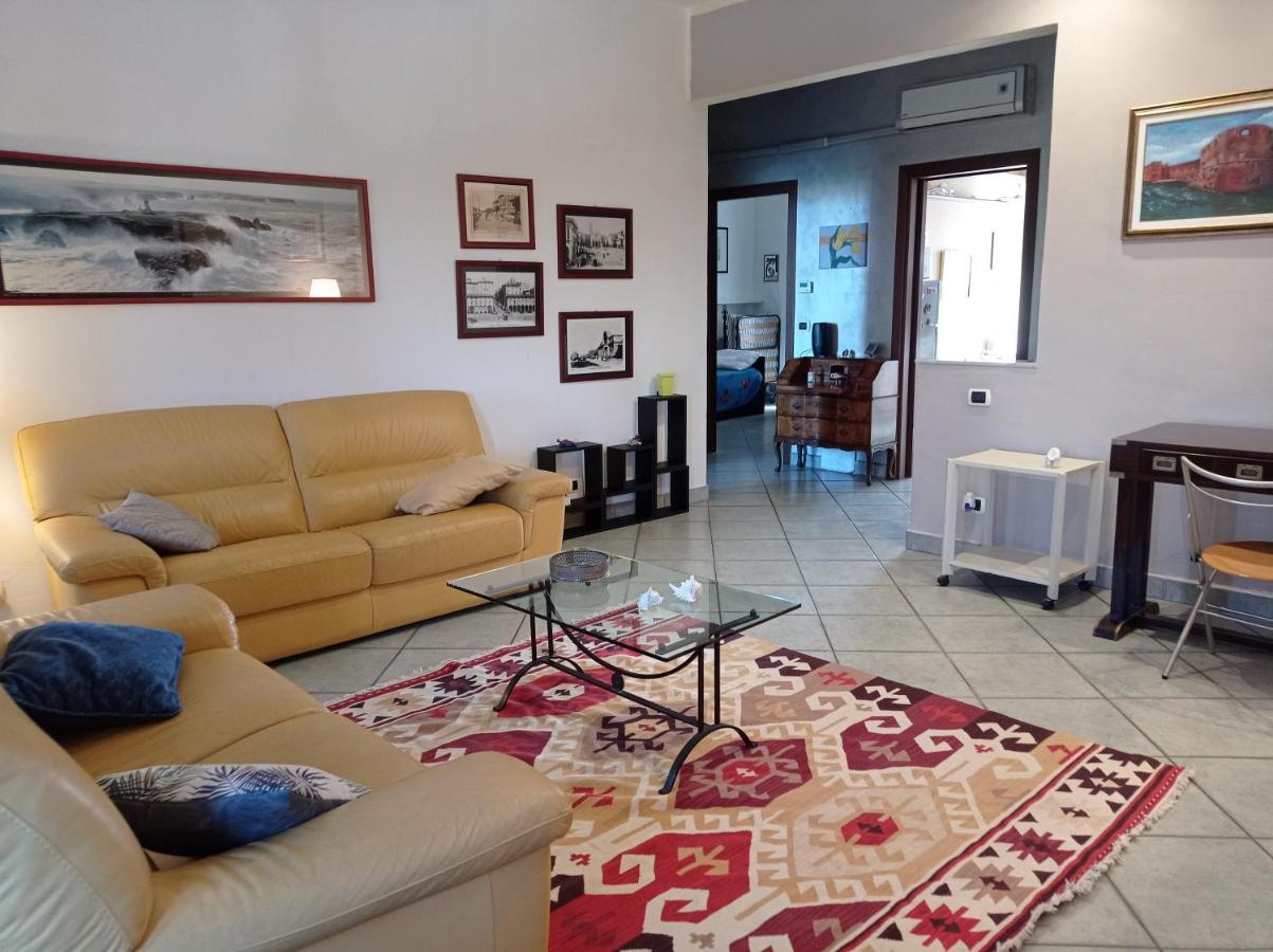 Appartamento Con Incantevole Vista Mare ลีวอร์โน ภายนอก รูปภาพ