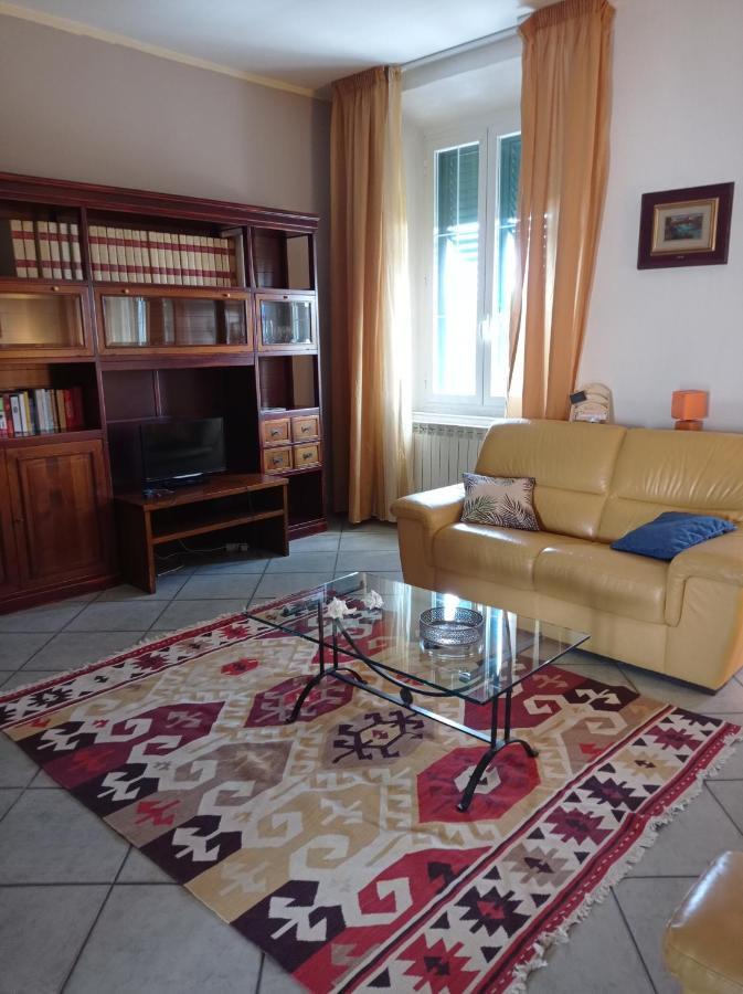 Appartamento Con Incantevole Vista Mare ลีวอร์โน ภายนอก รูปภาพ