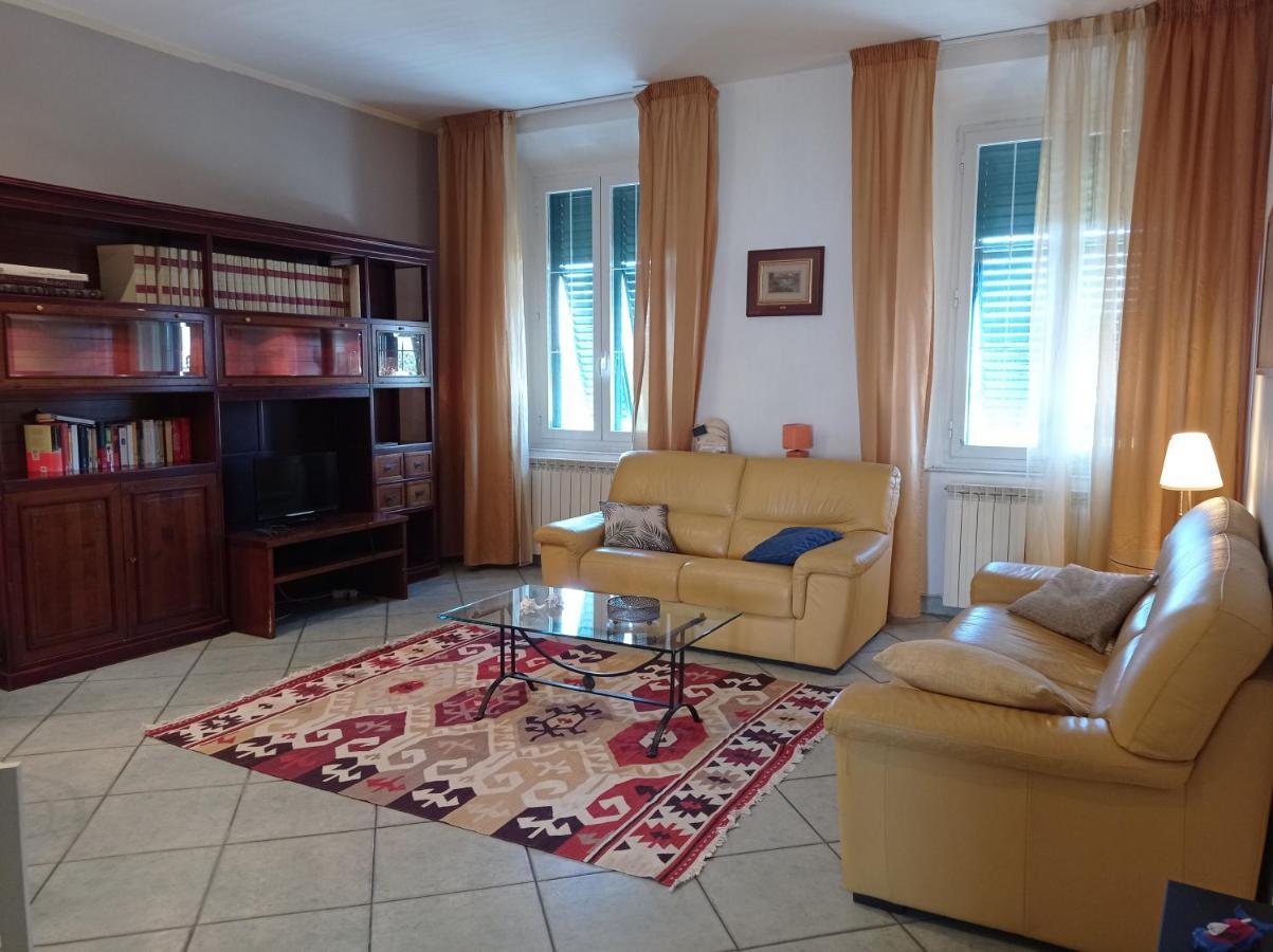 Appartamento Con Incantevole Vista Mare ลีวอร์โน ภายนอก รูปภาพ